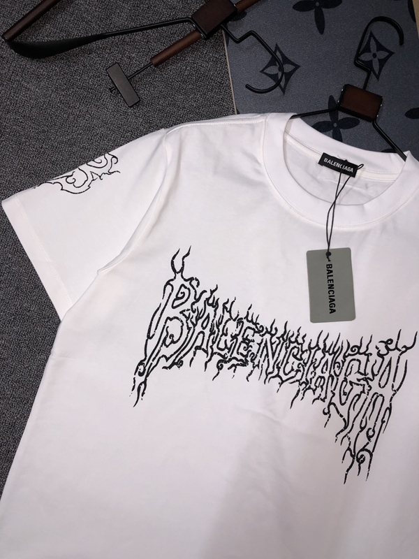 ブランドTシャツ側面デザイン